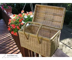 RATTAN/WICKER Vintage Picnic, Sewing, Storage Basket